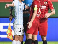 开云平台-上海上港主场2-1击败广州富力，取得本赛季中超首场胜利