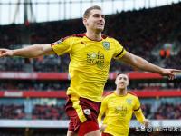 开云体育官方网站-伯恩利临时主帅收获首胜，球员士气大振