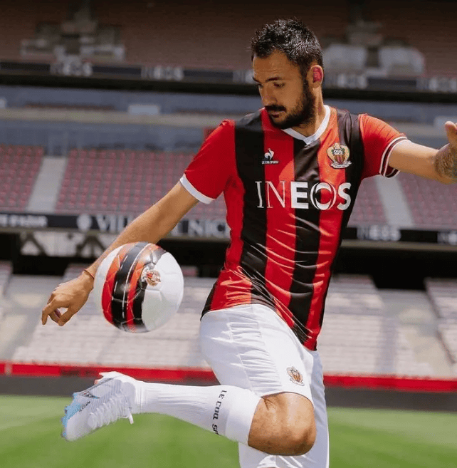 包含圣埃蒂安足球俱乐部的表现令人瞩目的词条 包含圣埃蒂安足球俱乐部的表现令人瞩目的词条