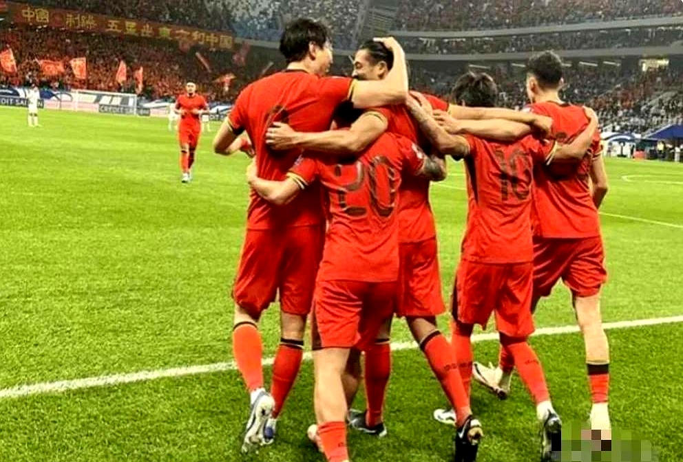 中国足球联赛中的一幕感人场景 中国足球联赛中的一幕感人场景