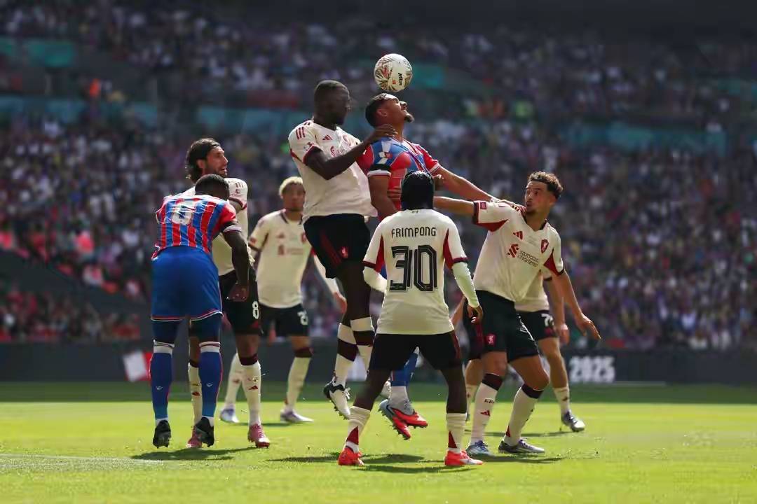 利物浦客场爆冷逆转,英超冠军形势仍悬! 利物浦客场爆冷逆转,英超冠军形势仍悬!