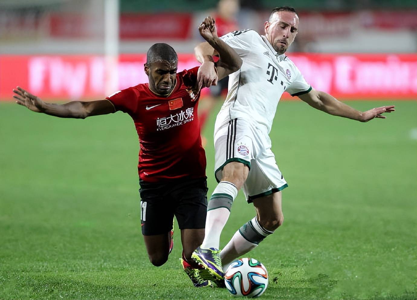 里贝里签约中国甲级联赛球队 里贝里签约中国甲级联赛球队