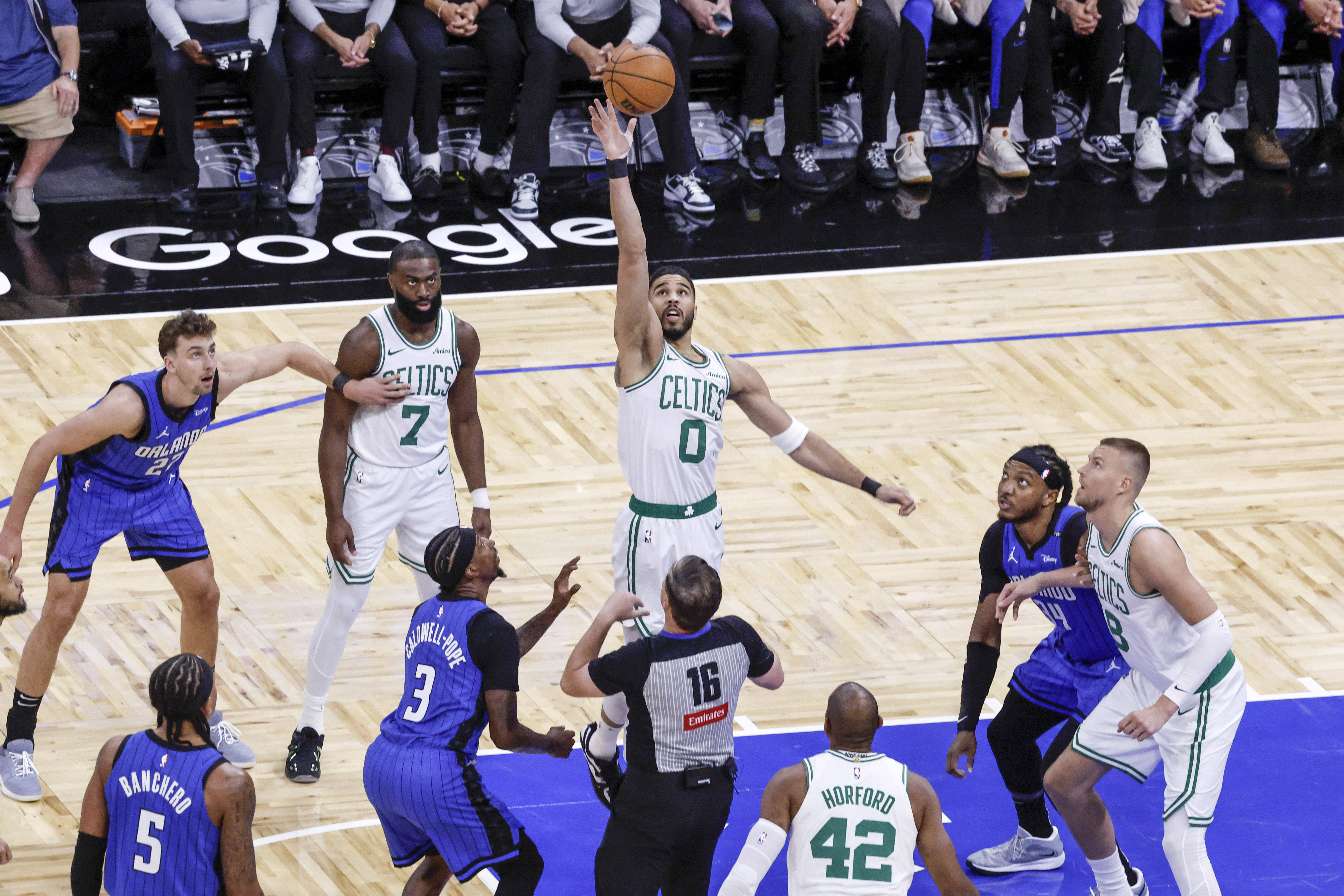 凯尔特人大胜黄蜂，布朗砍下30分