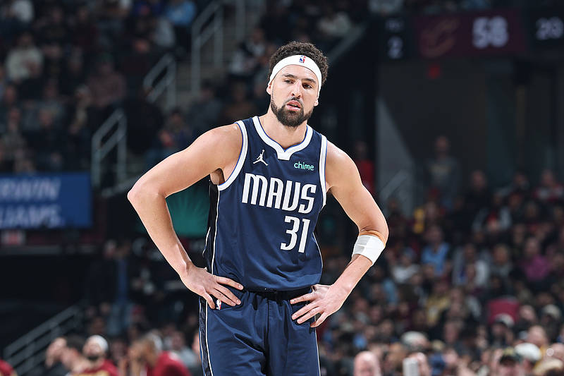 独行侠惨败马刺，遭遇连败