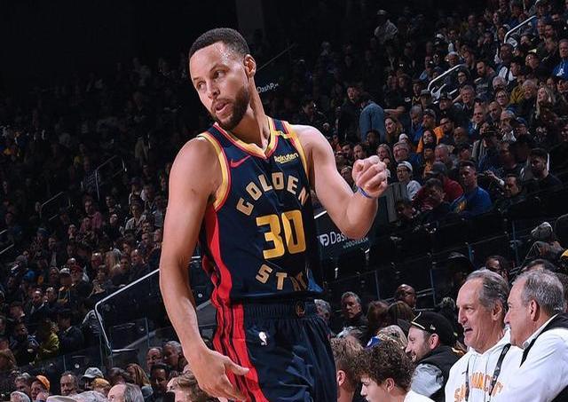 勇士队双杀国王,勒布朗生涯最弱之一 勇士队双杀国王,勒布朗生涯最弱之一