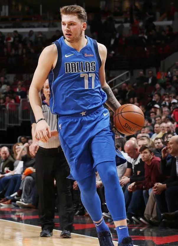 开拓者力克骑士,继续保持不败 开拓者力克骑士,继续保持不败