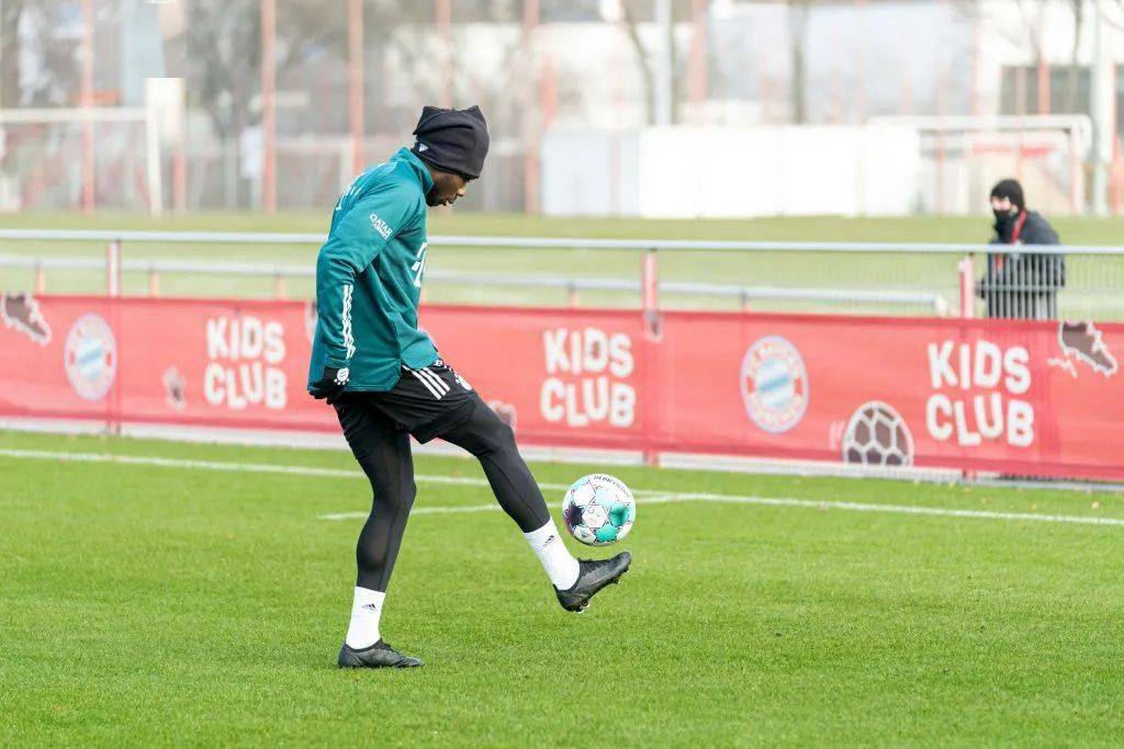 RB莱比锡客场遭遇痛失三分,遭遇挑战败局难逃 RB莱比锡客场遭遇痛失三分,遭遇挑战败局难逃