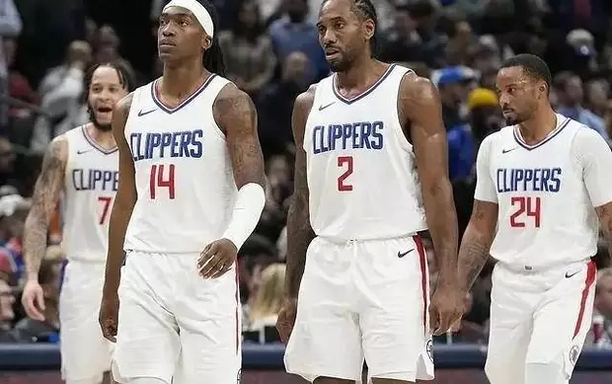 快船逆转独行侠，取得四连胜