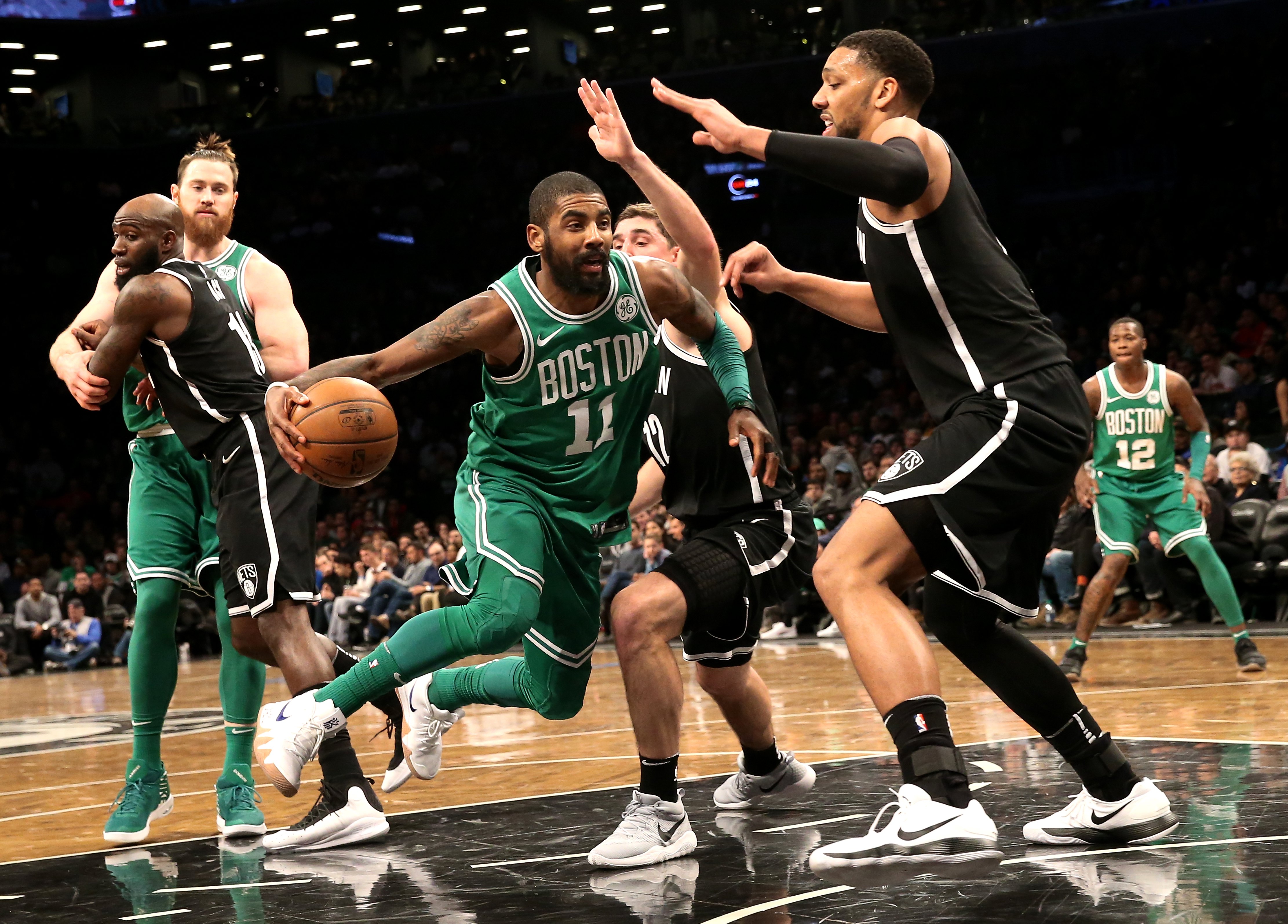 凯尔特人客场大胜篮网