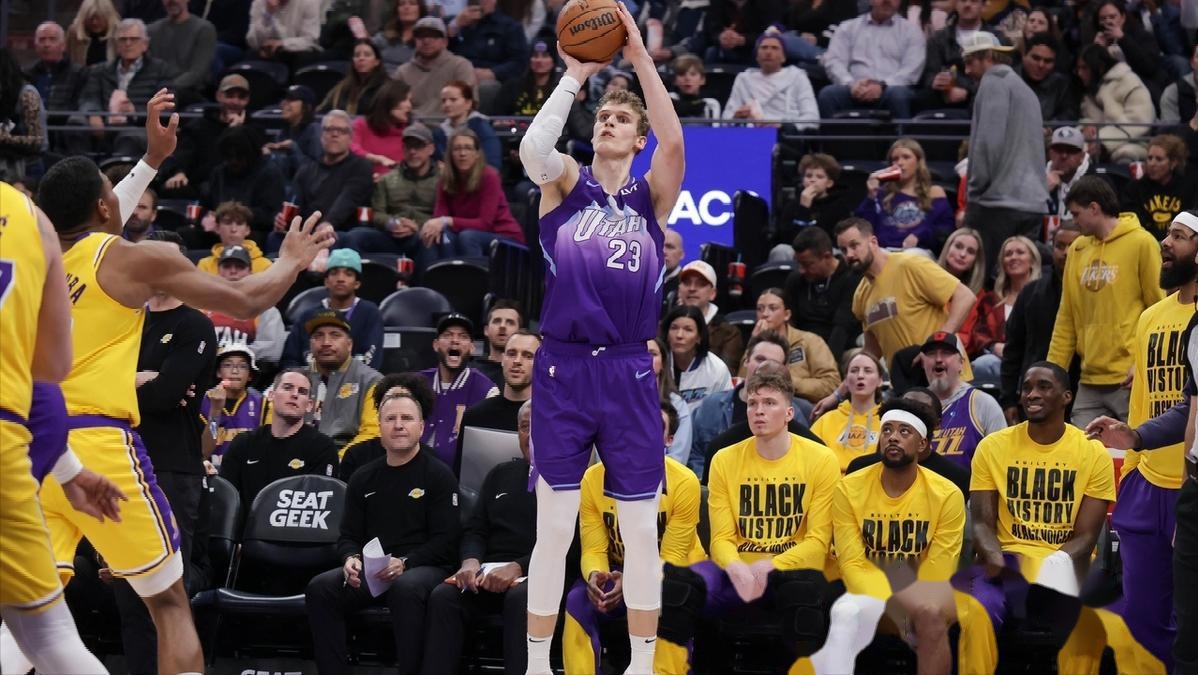 开拓者客场惊险战胜爵士